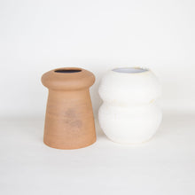 Load image into Gallery viewer, VASE 9
