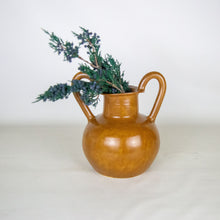 Load image into Gallery viewer, VASE 8
