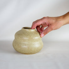 Load image into Gallery viewer, VASE 6
