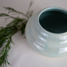 Load image into Gallery viewer, VASE 4
