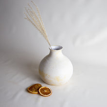 Load image into Gallery viewer, VASE 5
